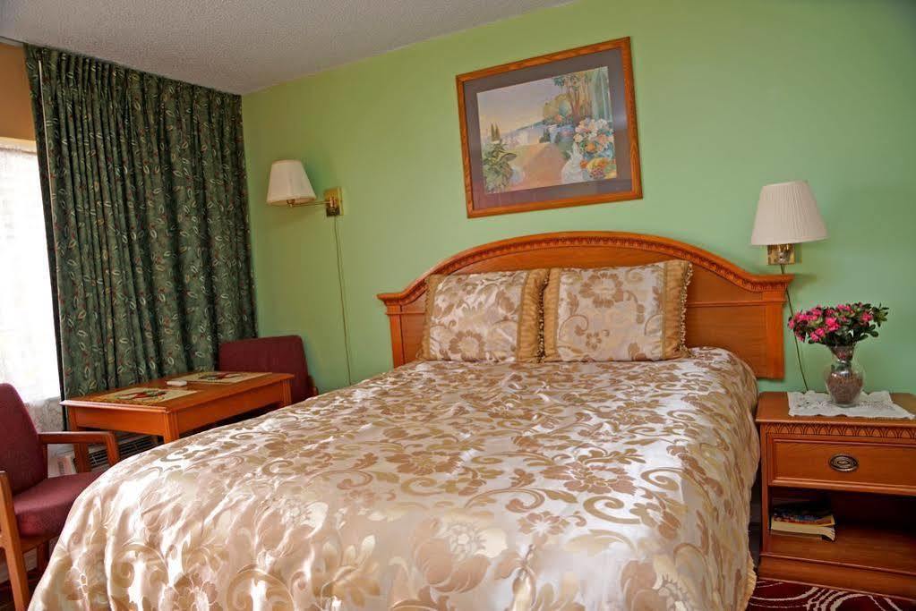 Beachwalk Motel 2*