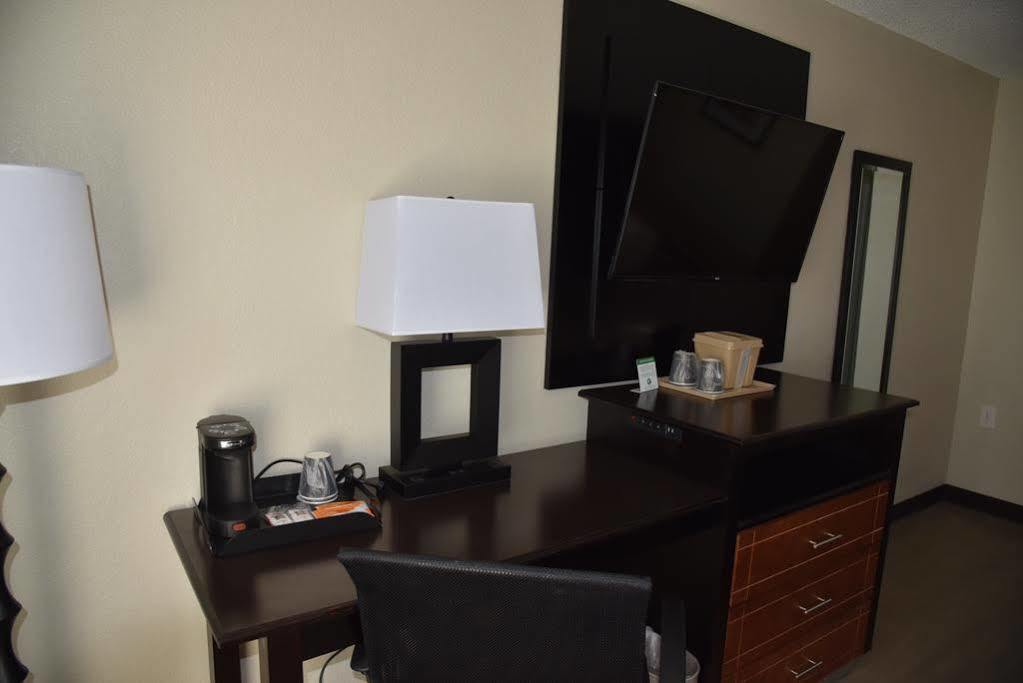 Quality Inn 2*