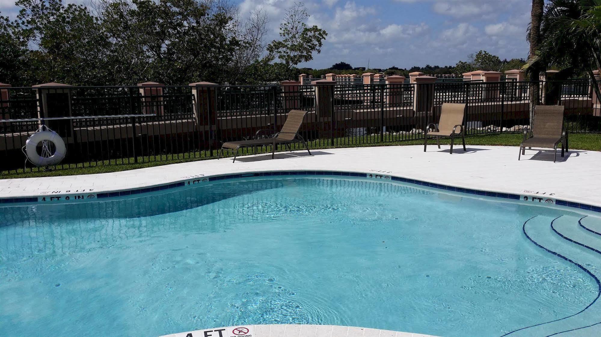 Western Intracoastal Hotel 3*