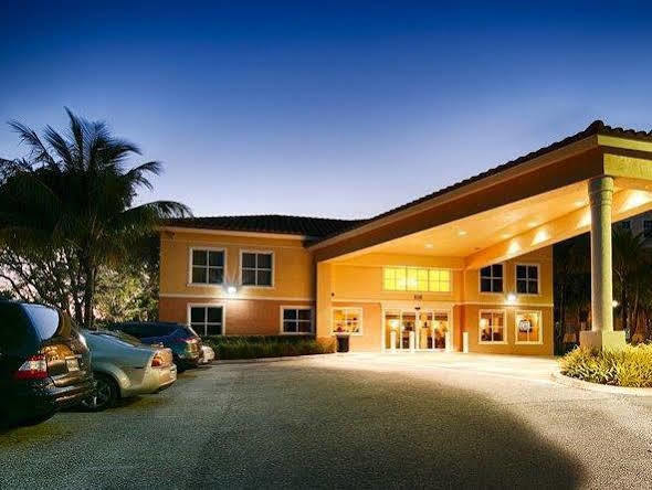 Western Intracoastal Hotel 3*