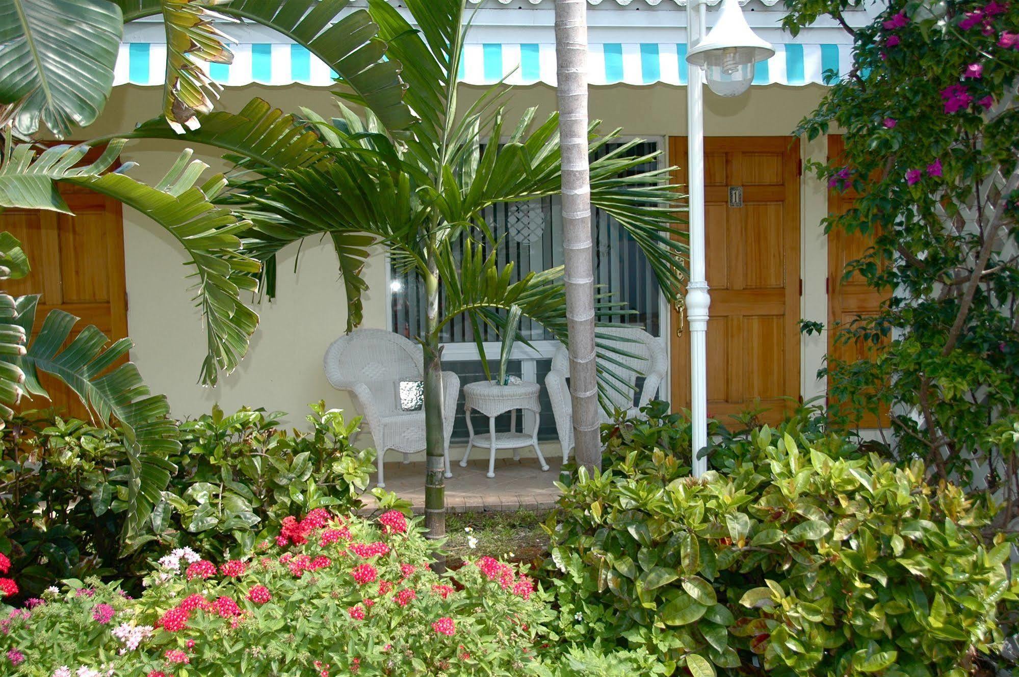 Pineapple Place * Pompano Beach