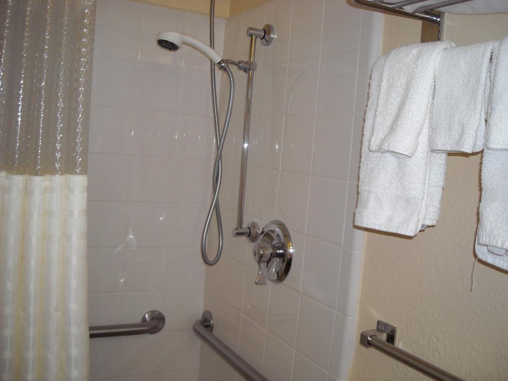 Extended America - - Commerce Boca Raton