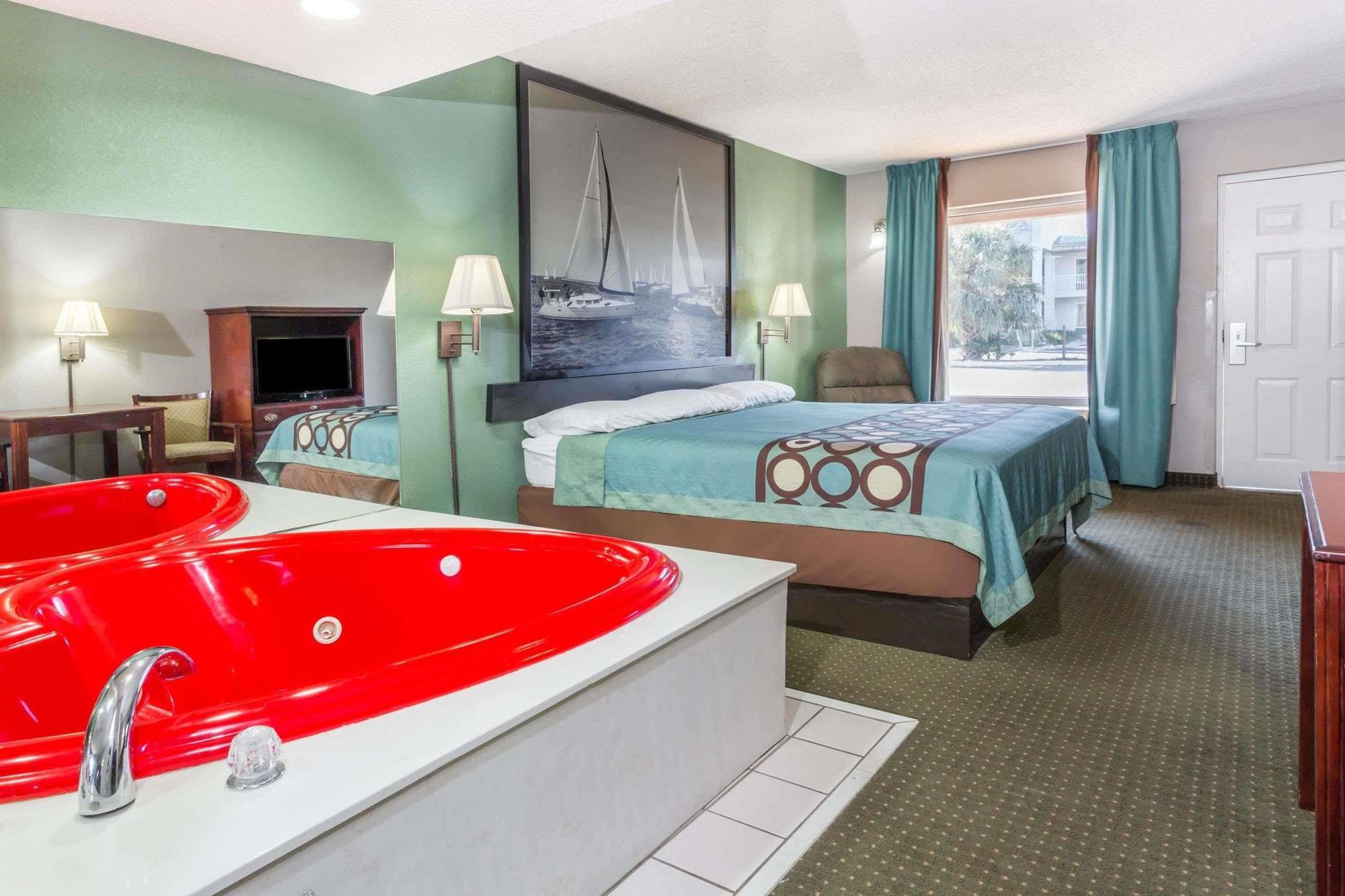 Super 8 By Wyndham Hotel 2*