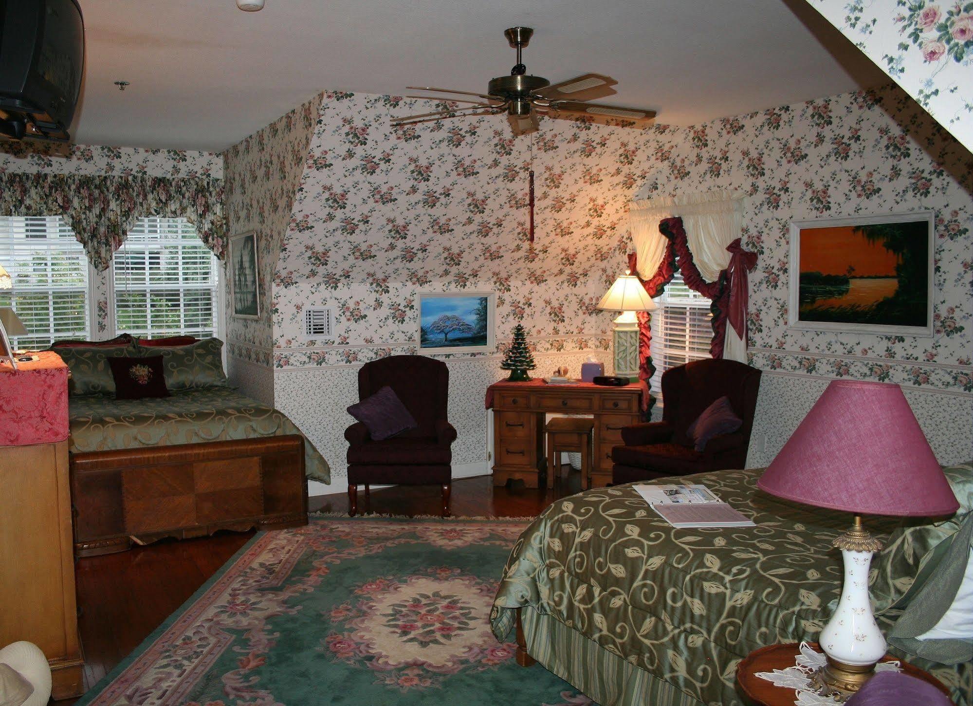 Heron Cay Lakeview Bed & Breakfast