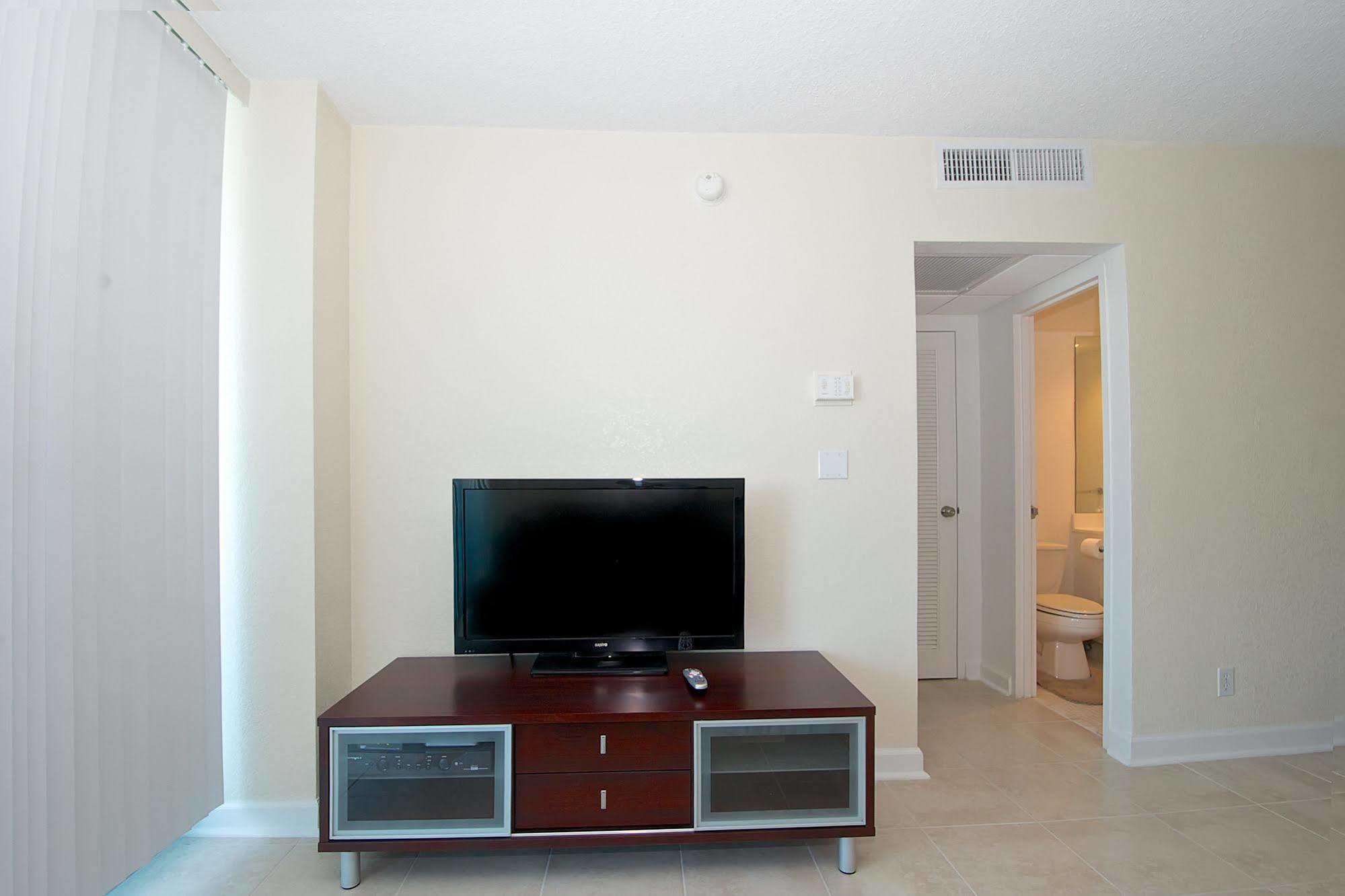Sian Hollywood Hallandale Beach