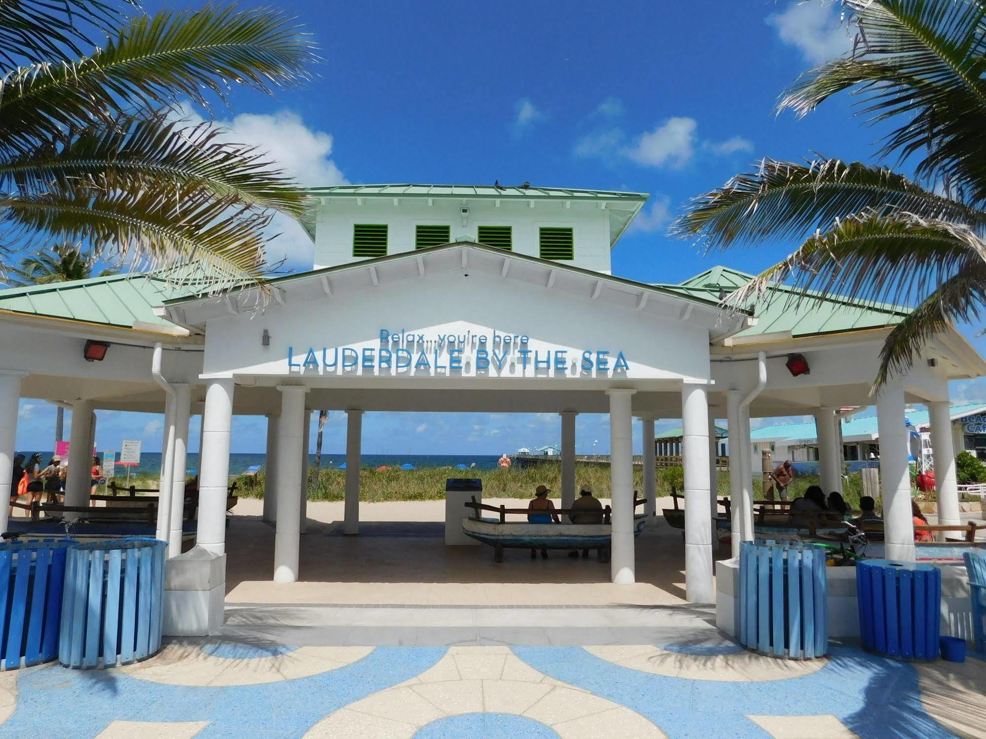 Aparthotel By The Sea 3*