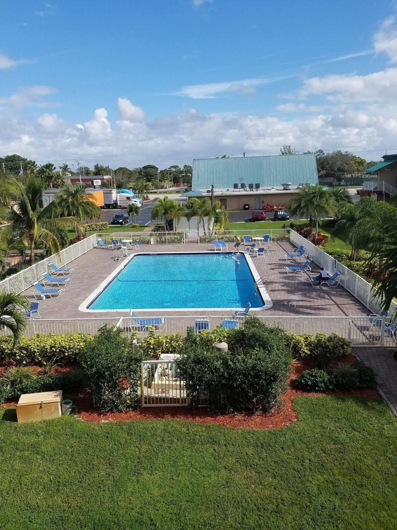 Budgetel Pompano 2*