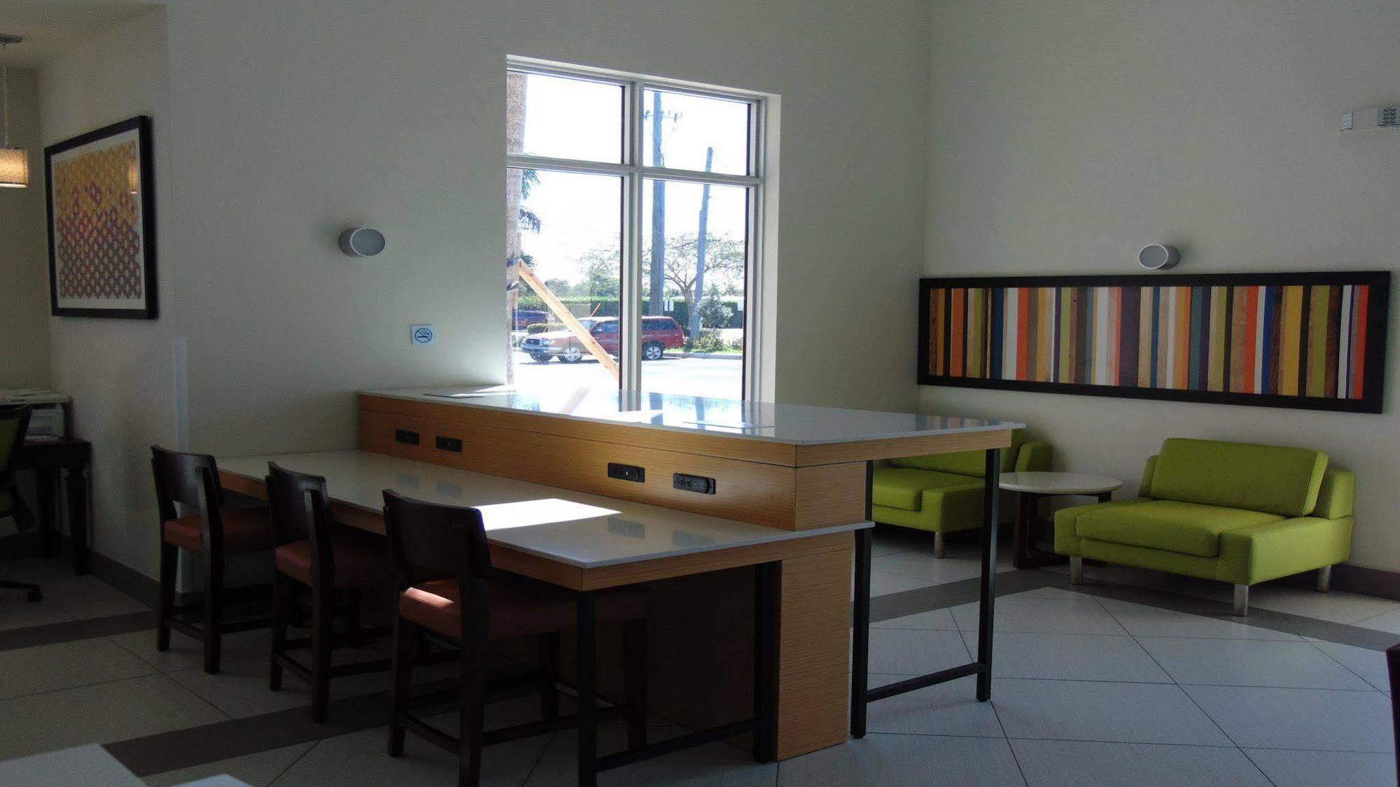Hotel Express & Boynton West By Ihg 3*