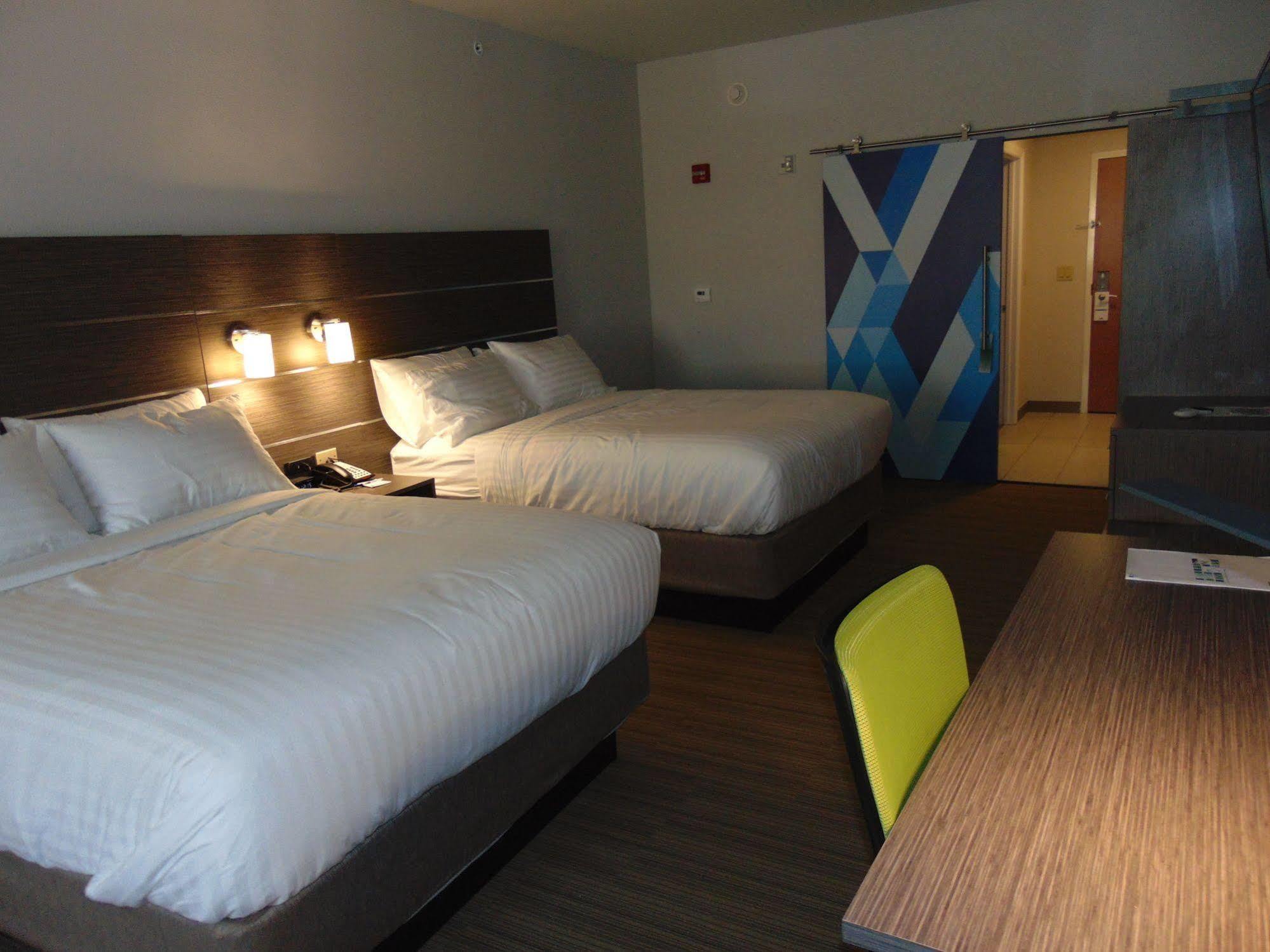 Hotel Express & Boynton West By Ihg