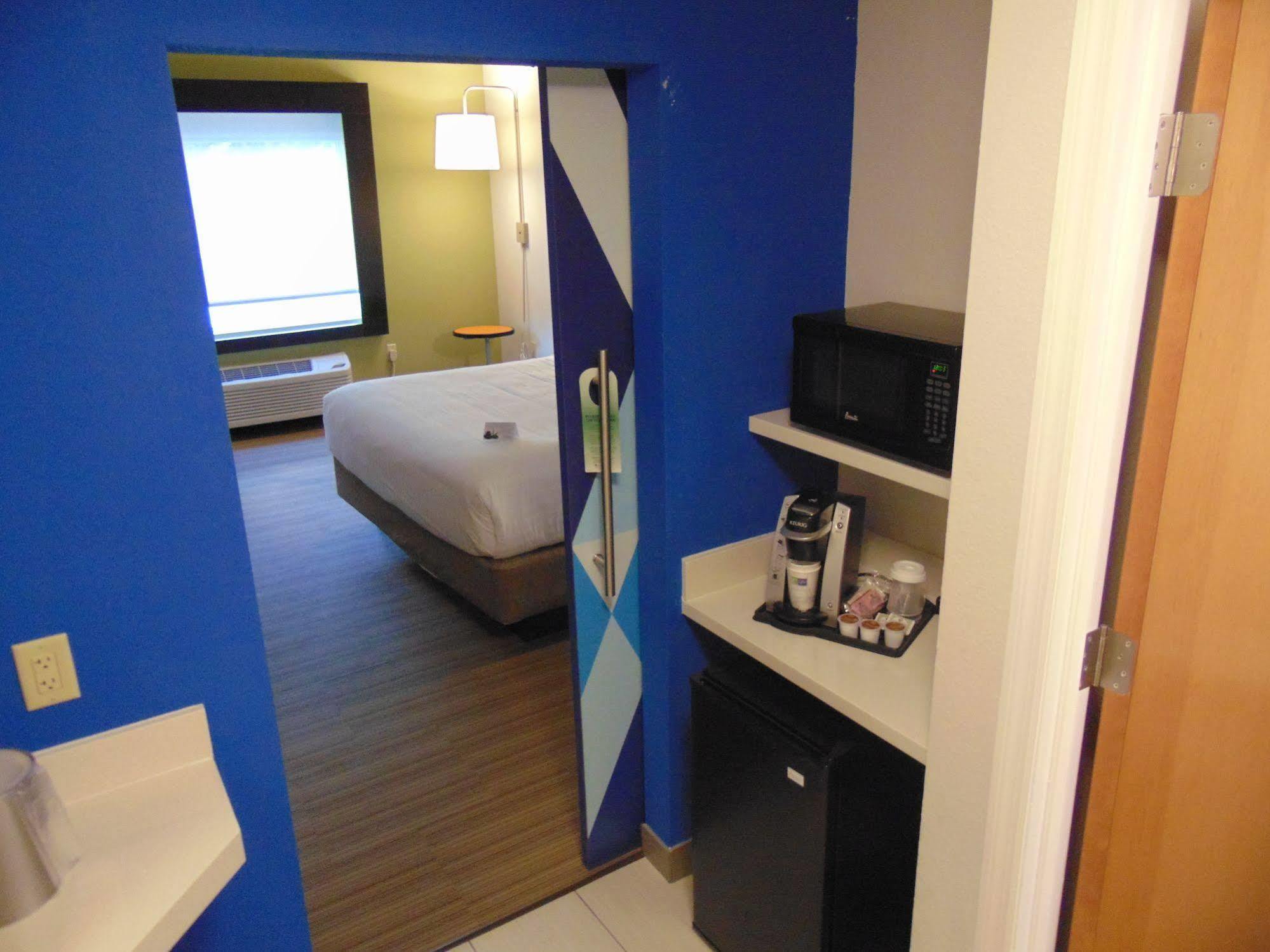 Express & Boynton West By Ihg 3*