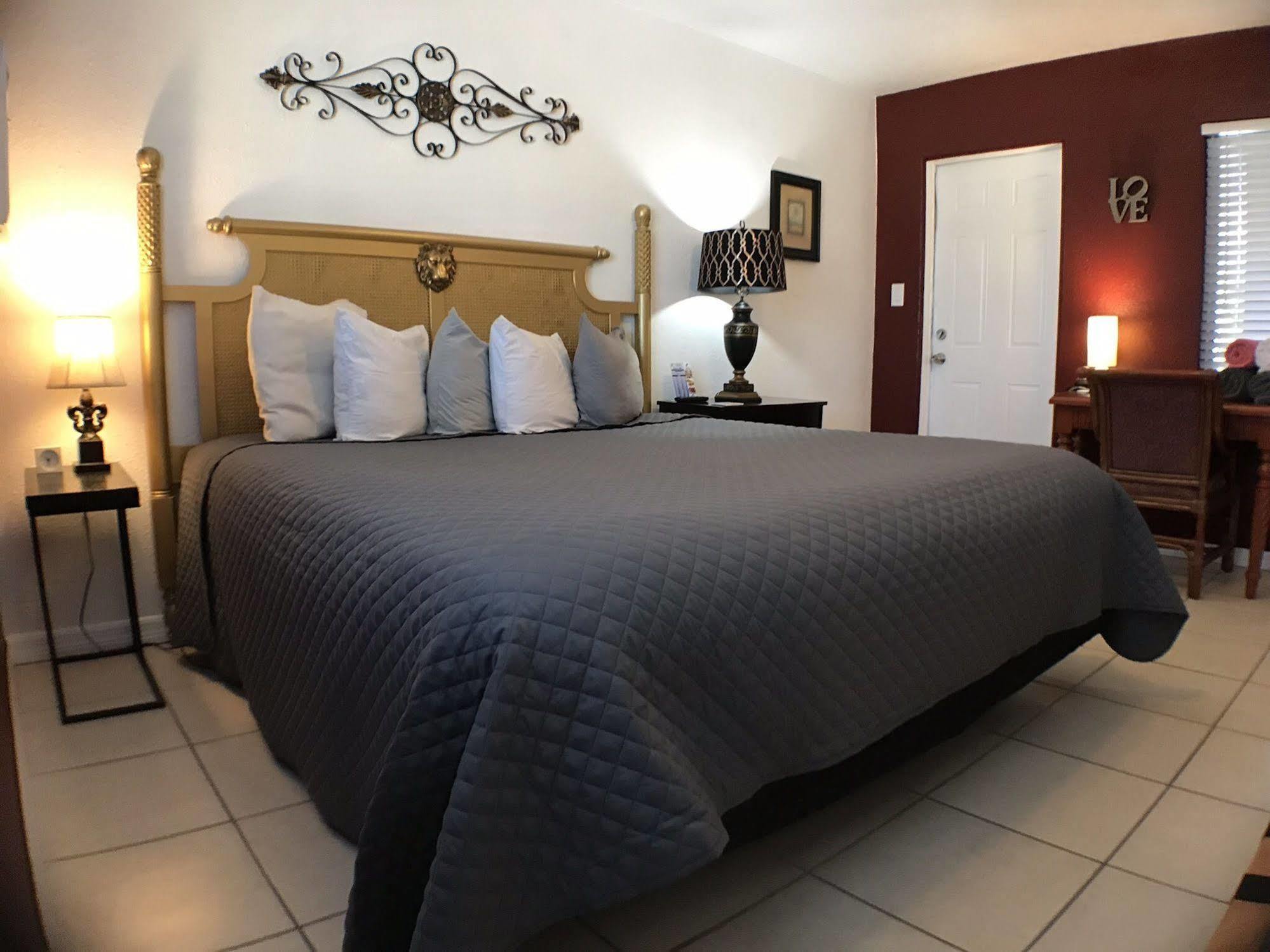 Beach House Cabanas