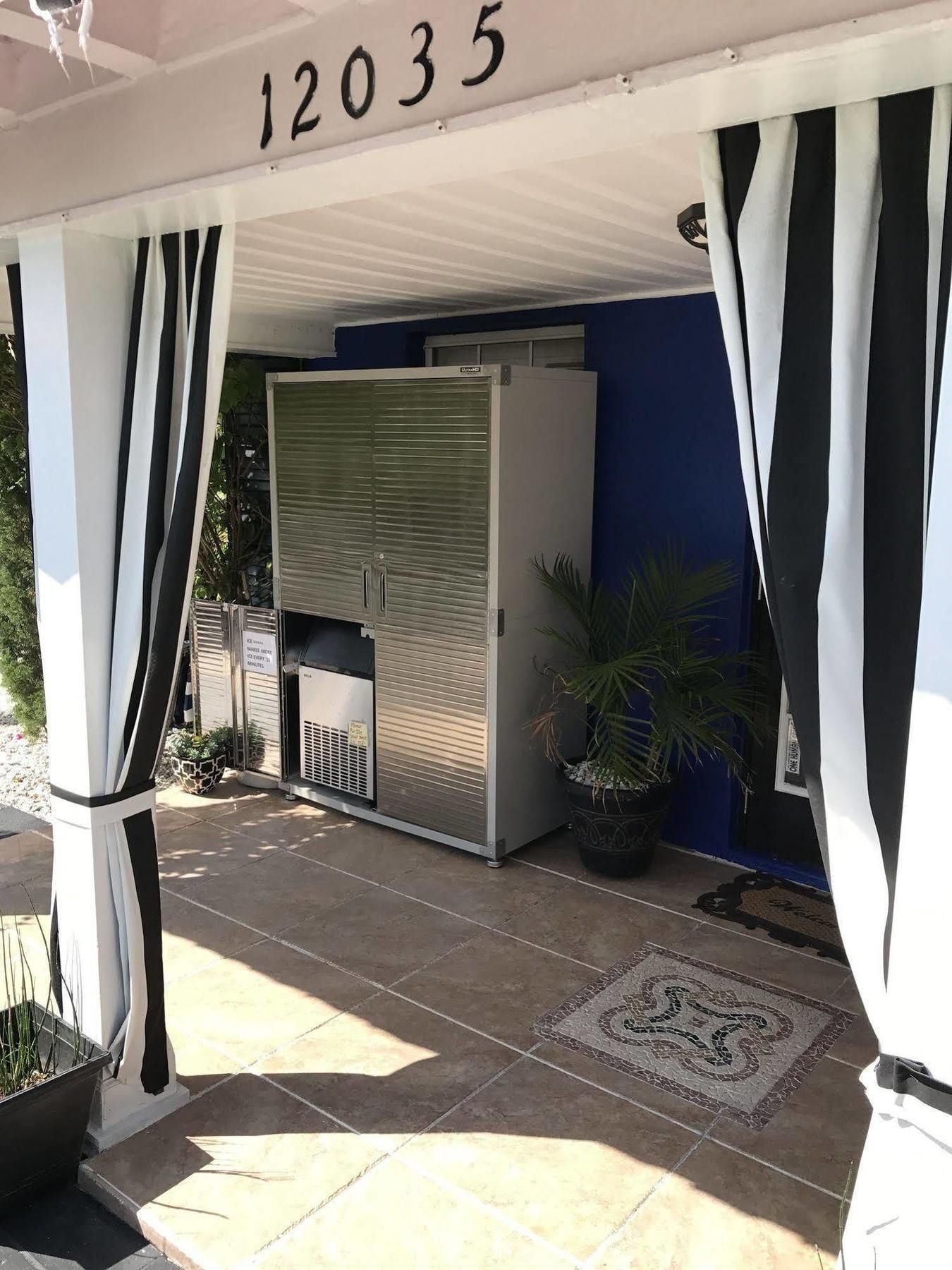 Beach House Cabanas Hotel