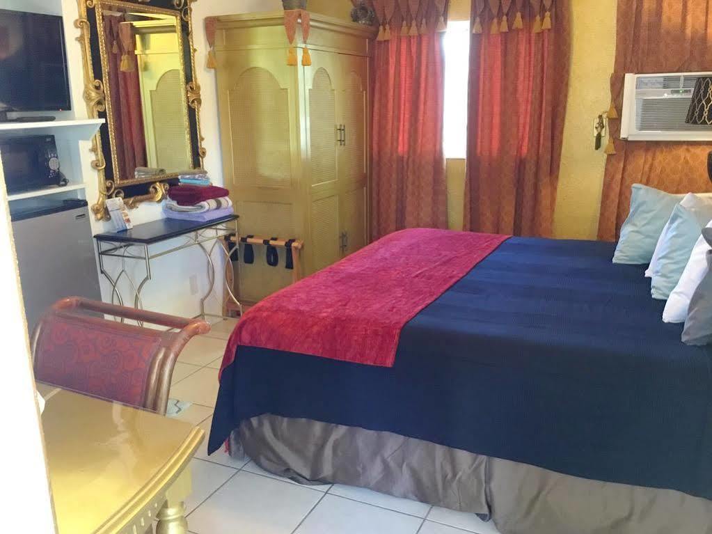 Hotel Beach House Cabanas 5*