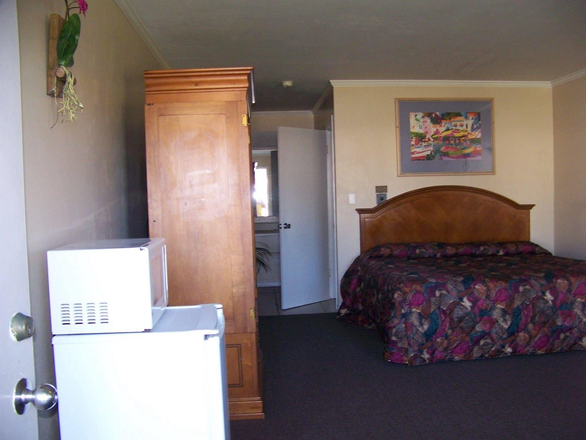 Emerald Sands Hotel