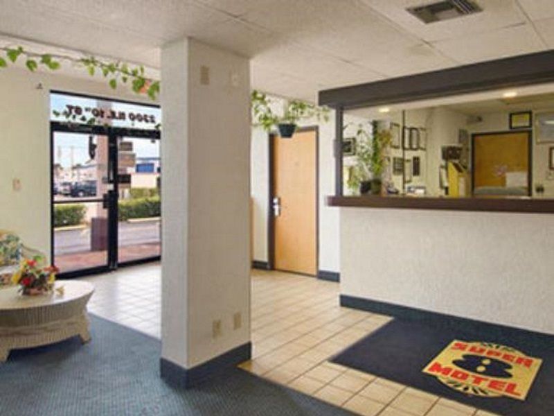 Super 8 By Wyndham Pompano