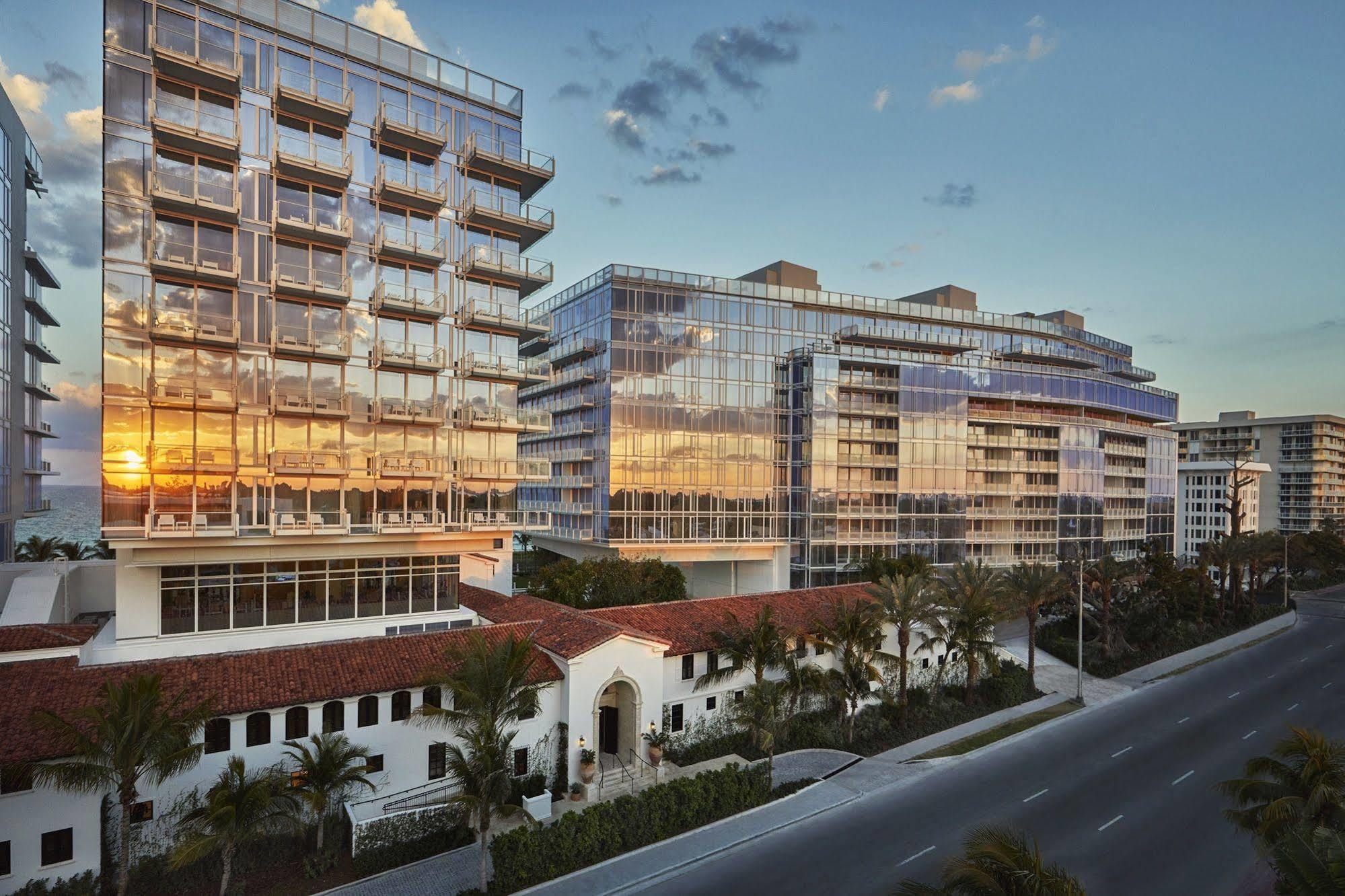 Hotel Four Seasons At The Surf Club 5*