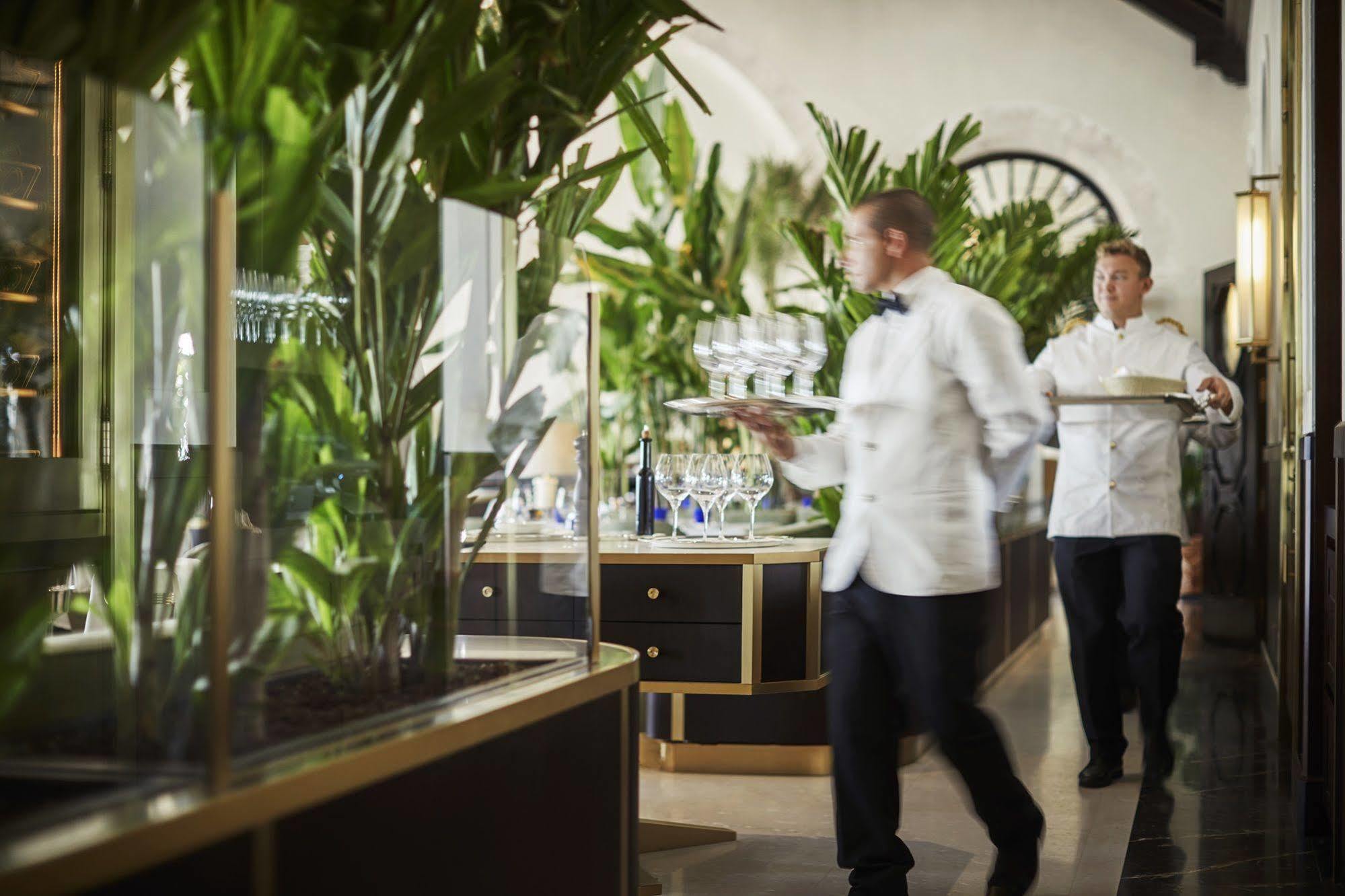 Four Seasons At The Surf Club Surfside