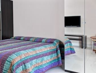 Knights Hallandale 2*