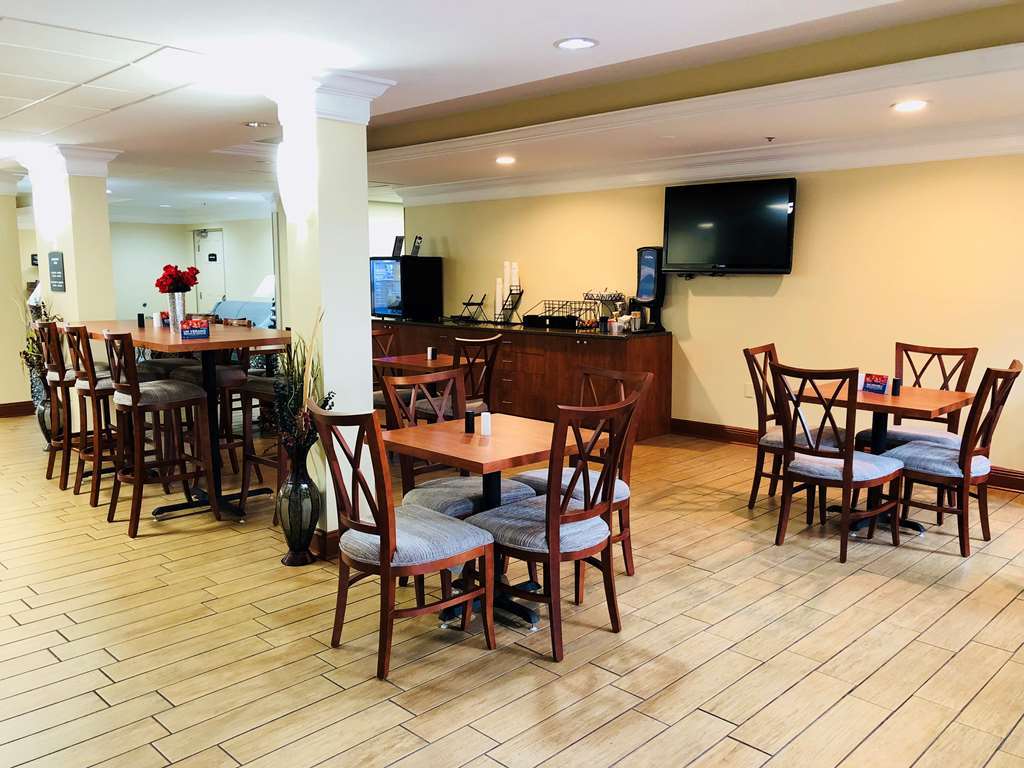 Western & Hotel 3*