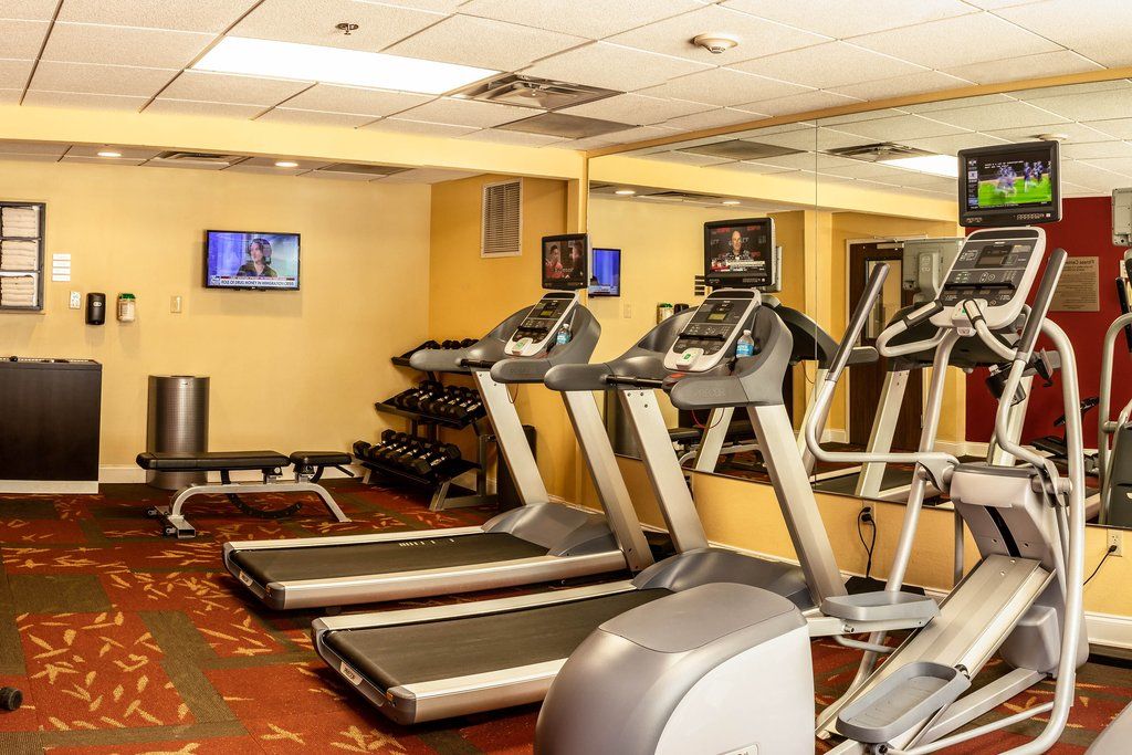 Courtyard By Marriott - 3* Naples