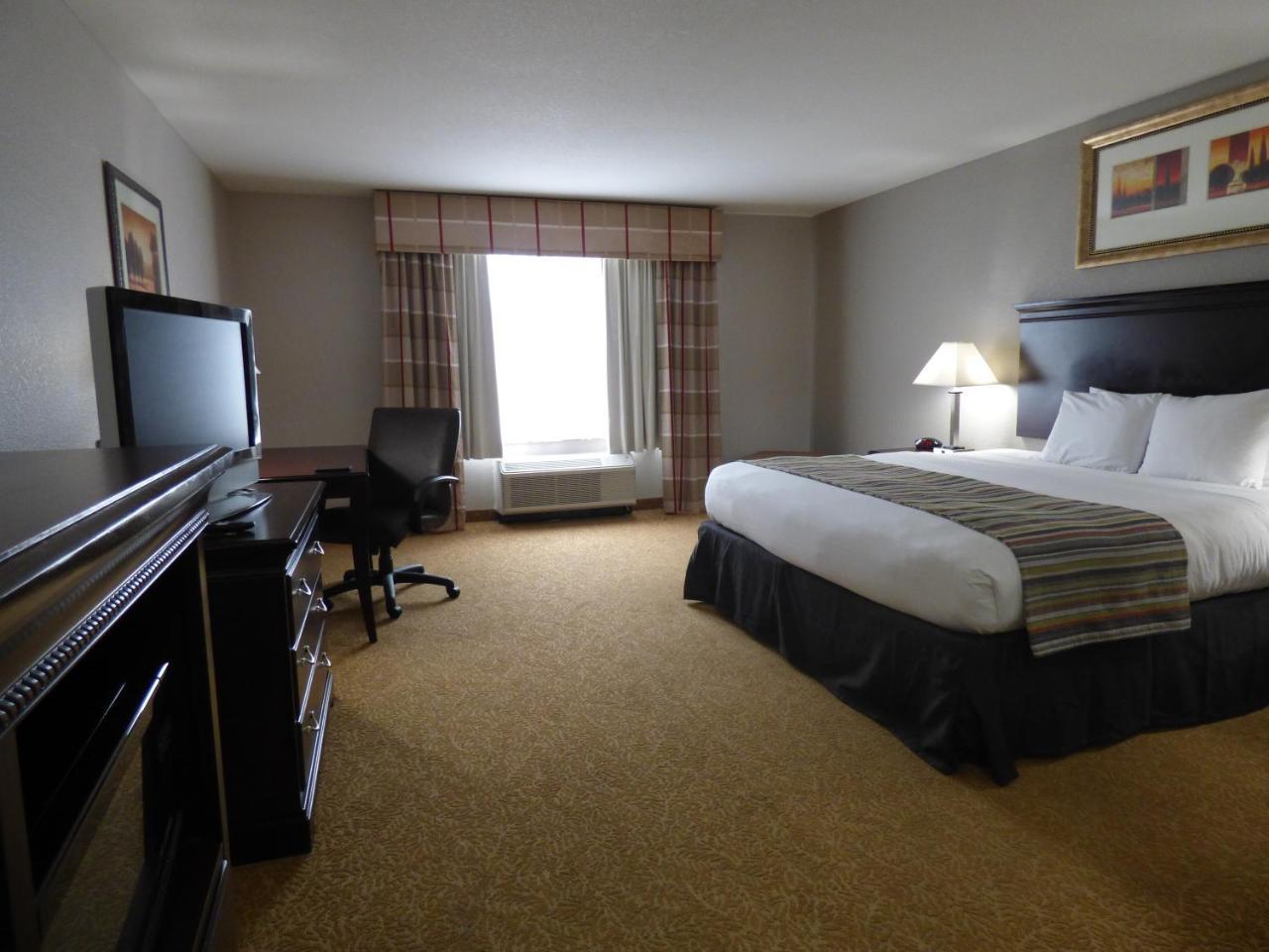 Country & By Radisson, West, Fl Hotel Pensacola
