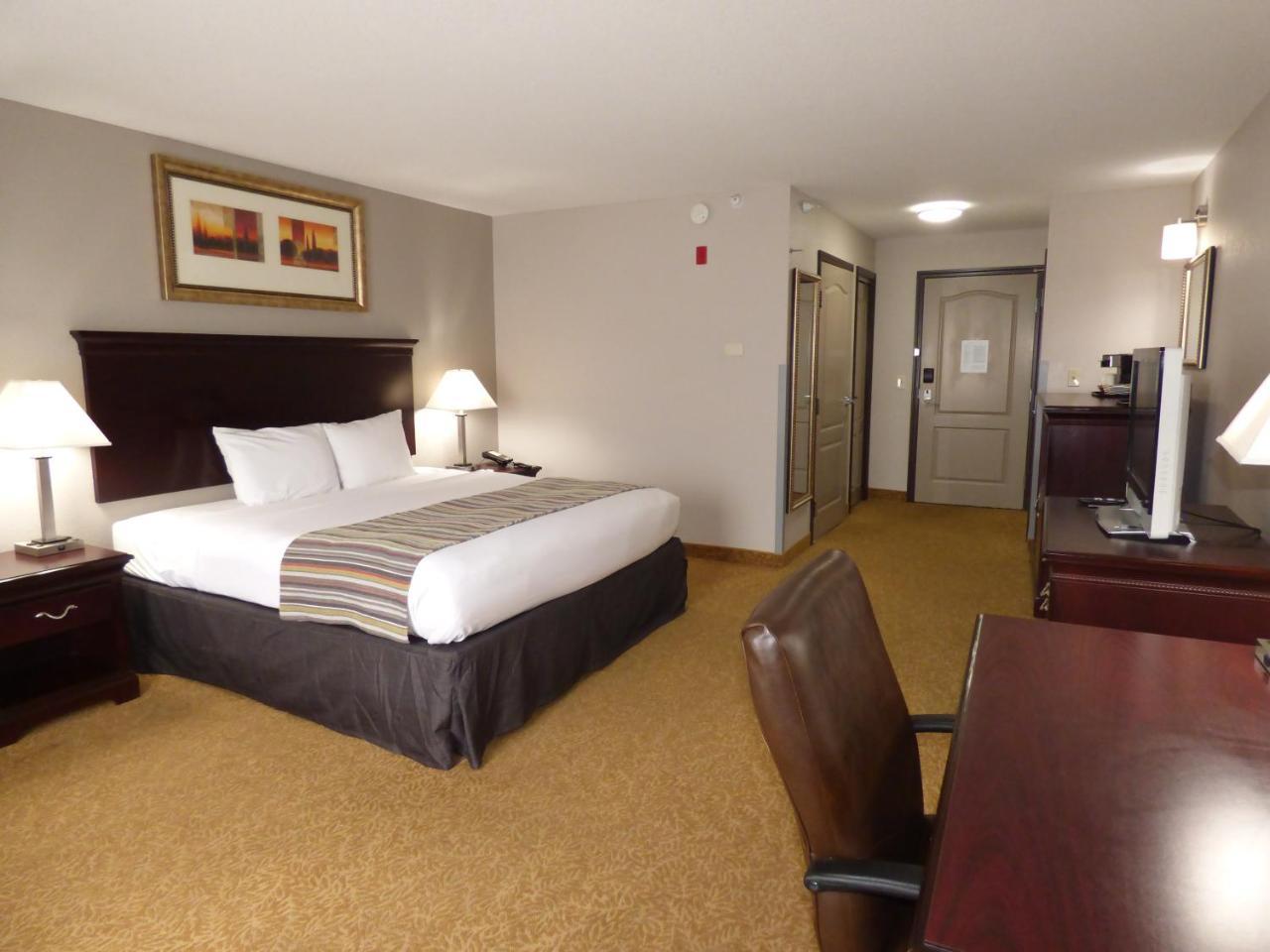 Hotel Country & By Radisson, West, Fl 3*
