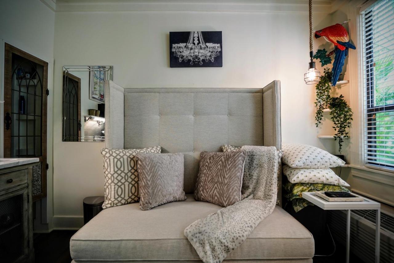 Palm Historic Hotel: Petite Retreat Near