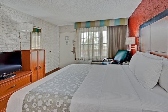 Hotel La Quinta Airport Stadium Westshore 3*
