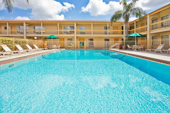 Hotel La Quinta Airport Stadium Westshore 3*