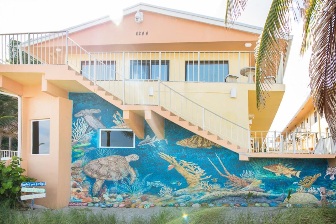Resort Windjammer And Club