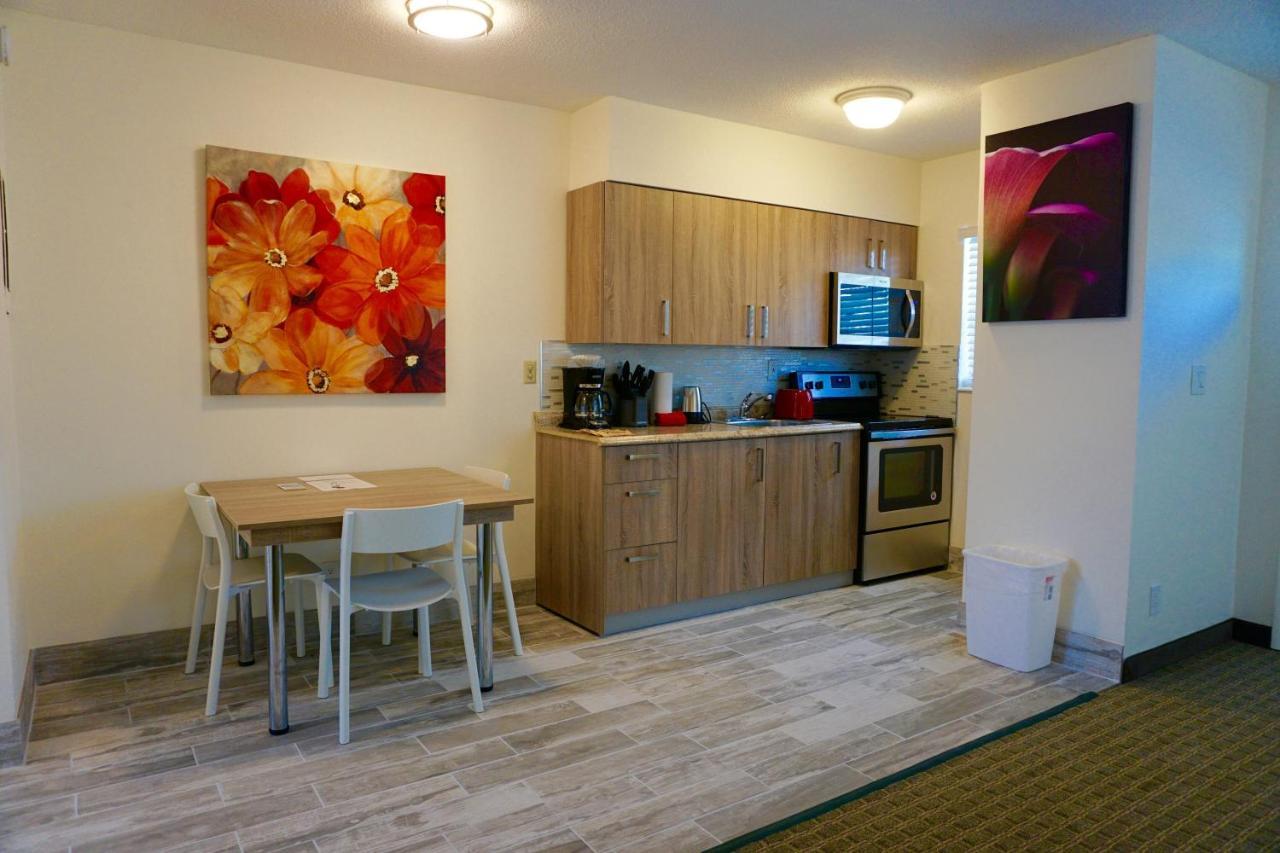 Club Lux By The Hotel Deerfield Beach