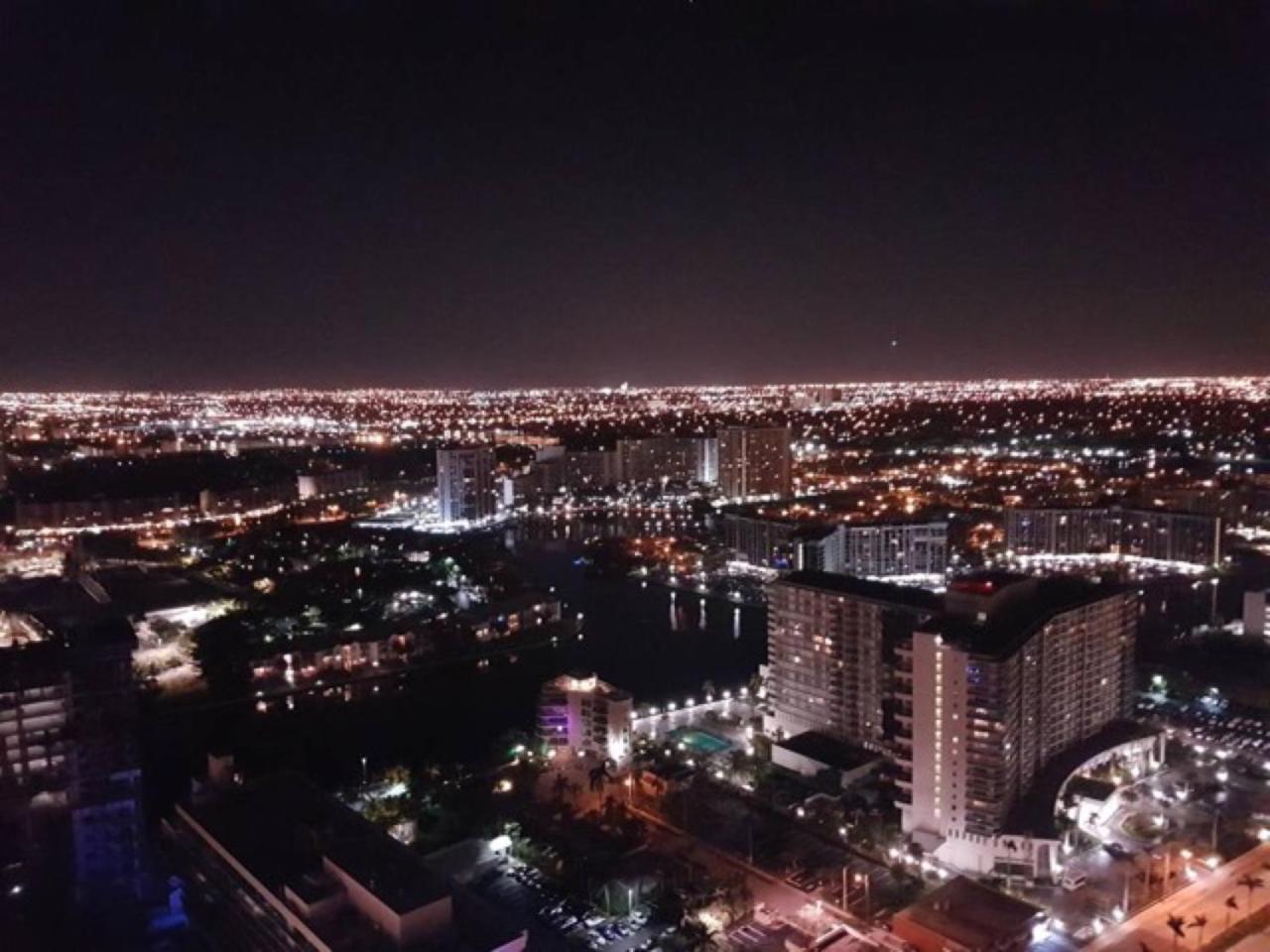 Contemporary Apartment Dania Beach