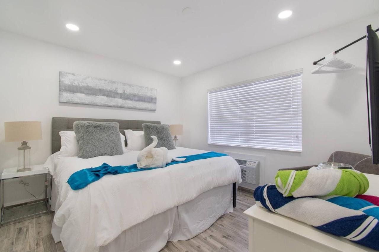 Lovely 1br W Parking Space & Walk To The #7 *