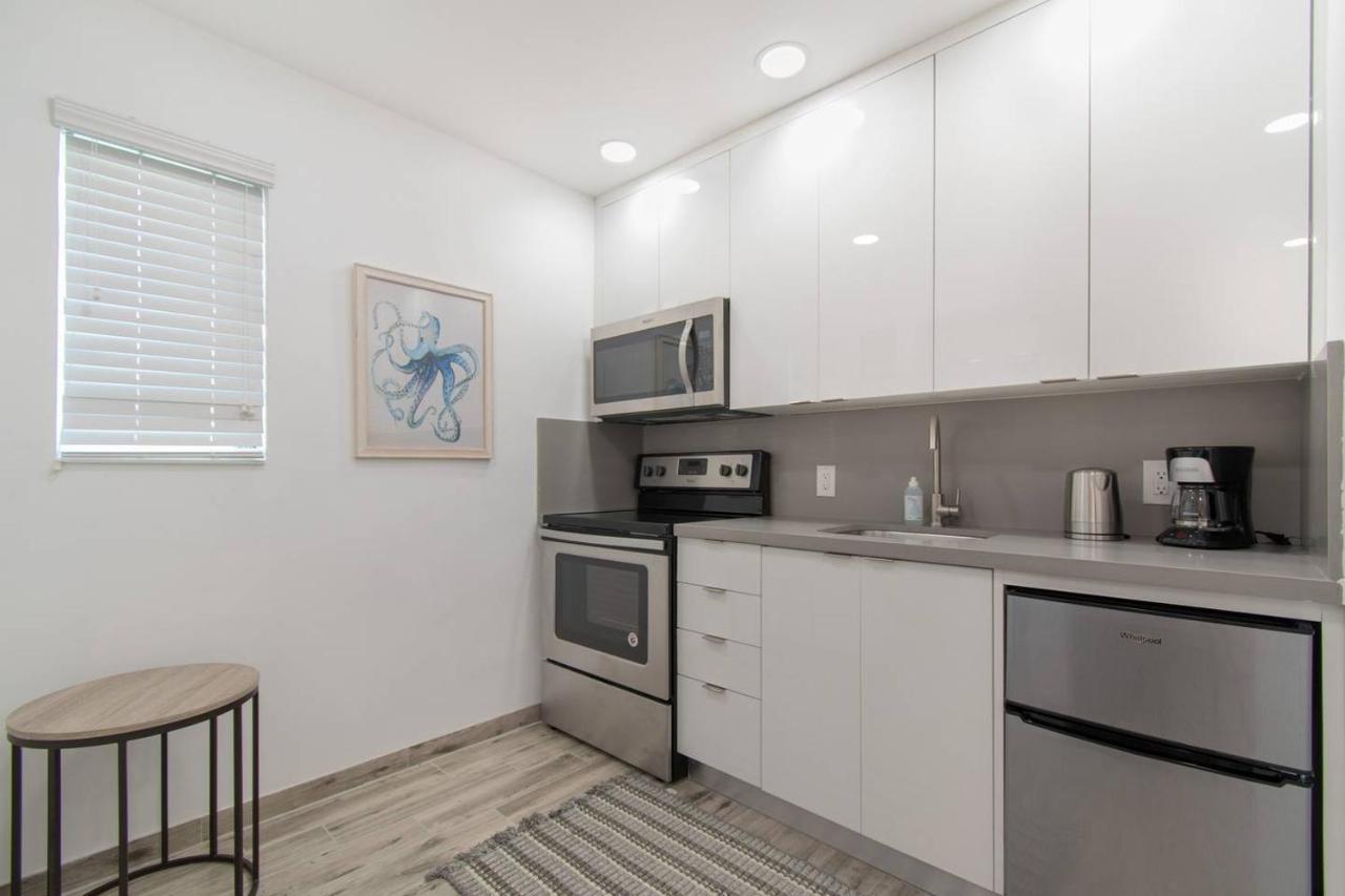Apartment Lovely 1br W Parking Space & Walk To The #7 Hollywood