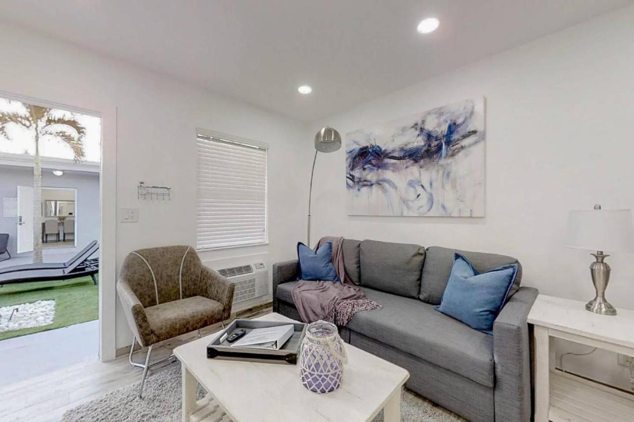 Lovely 1br W Parking Space & Walk To The #7 *