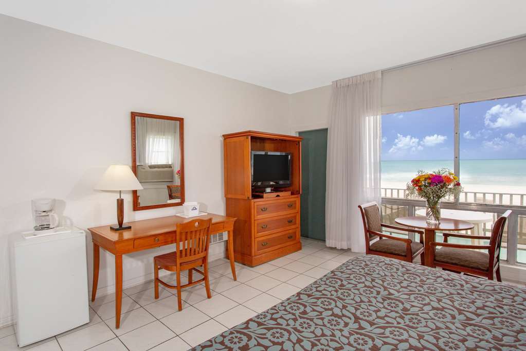 Thunderbird 2* Sunny Isles Beach