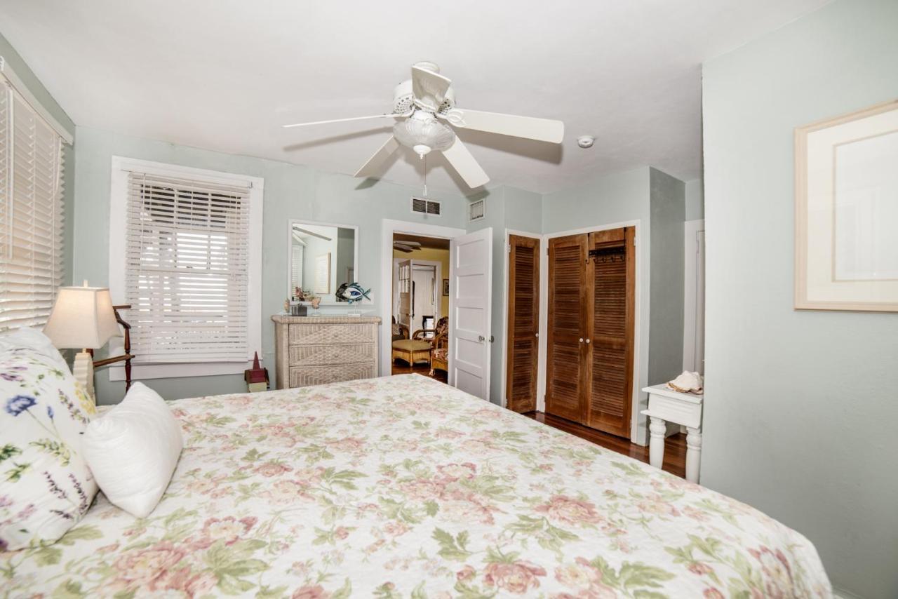 Sun N Fun Beachfront Vacation * Indian Shores