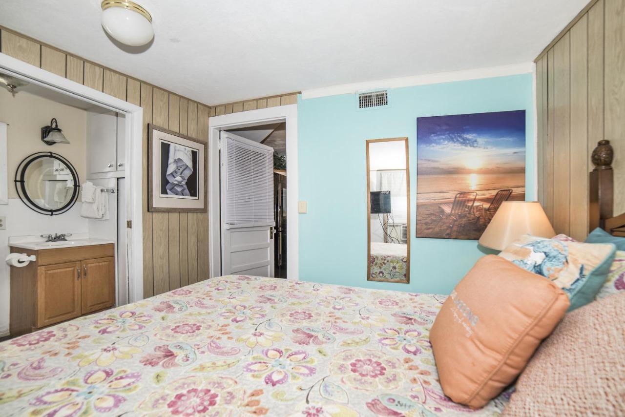 Sun N Fun Beachfront Vacation * Indian Shores