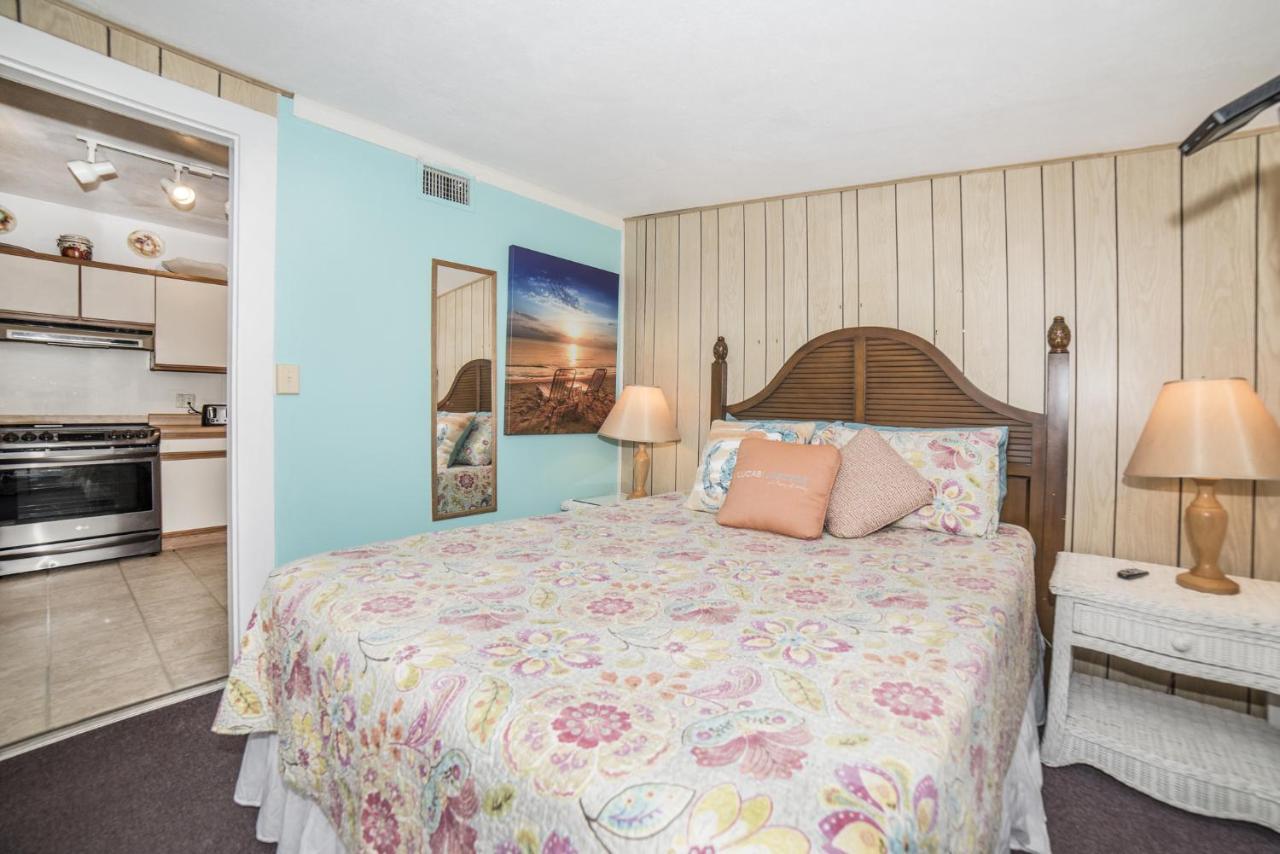 Sun N Fun Beachfront Vacation * Indian Shores