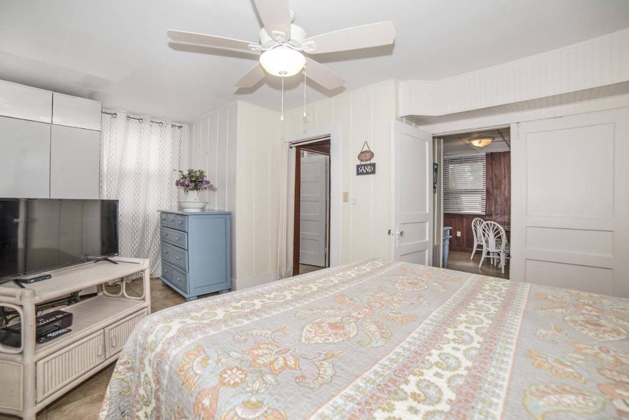 Sun N Fun Beachfront Vacation Apartment