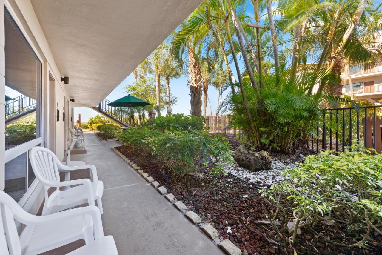 Resort Caribbean Club Fort Myers Beach