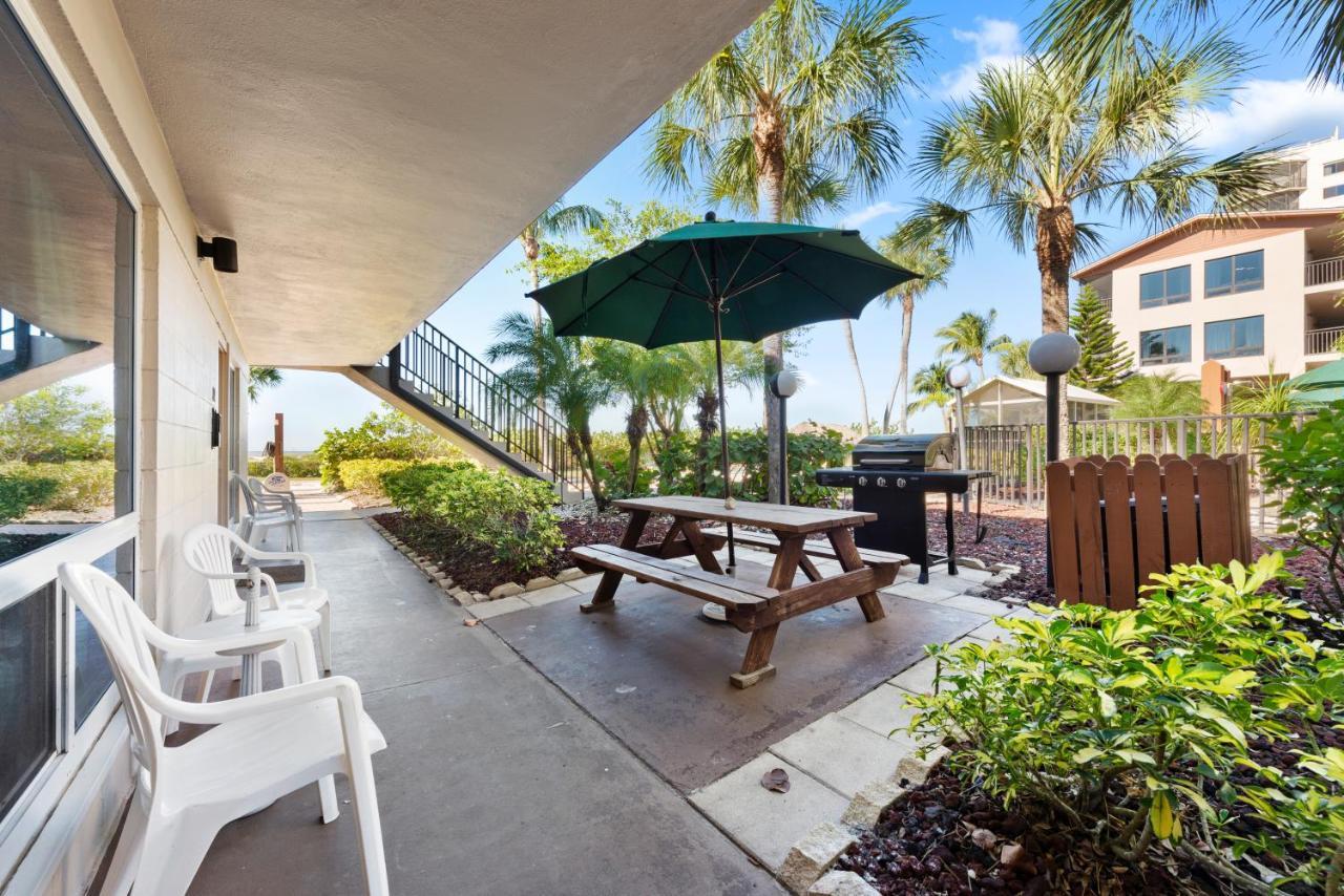 Resort Caribbean Club Fort Myers Beach