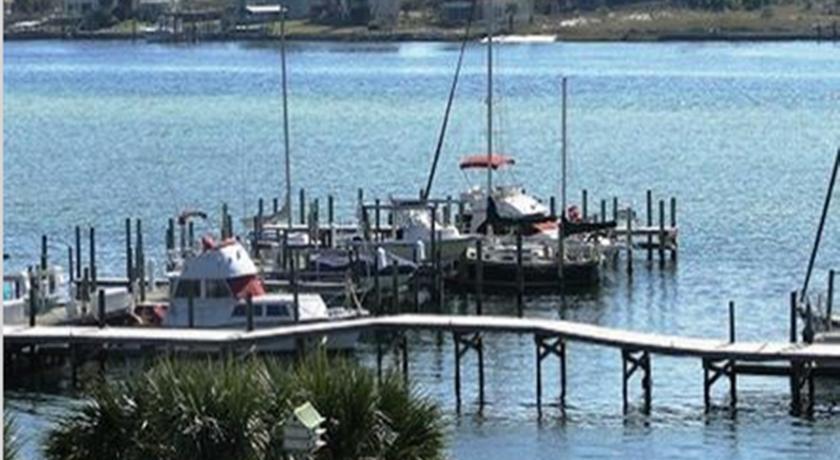 Pirates Bay Guest Chambers And Marina 3*