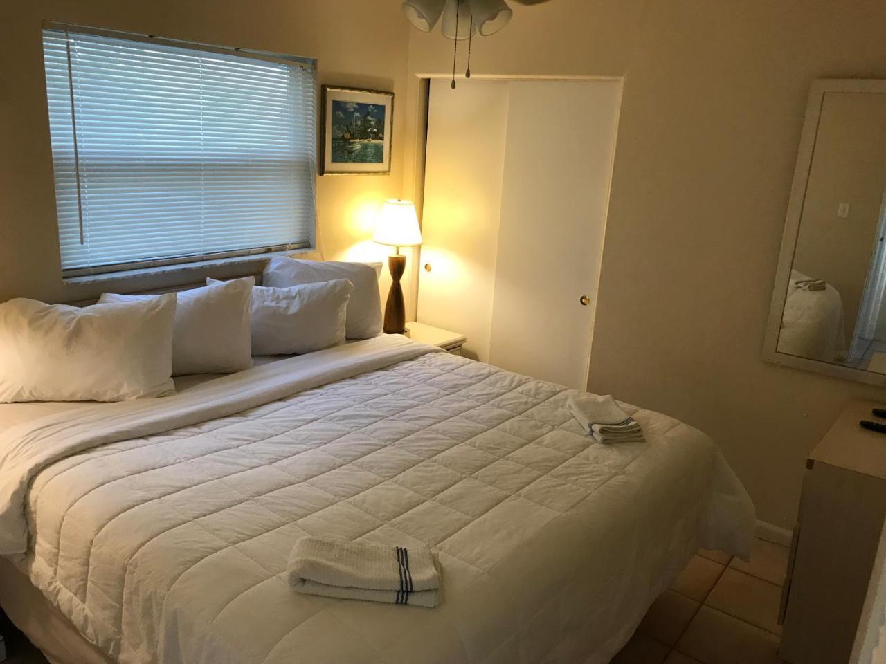 Miramar Motel 2*