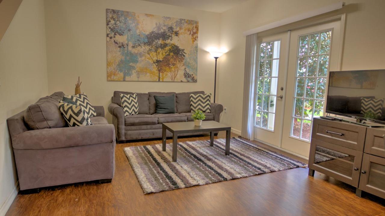 Villa Lincoln Townhome At Lucaya Near