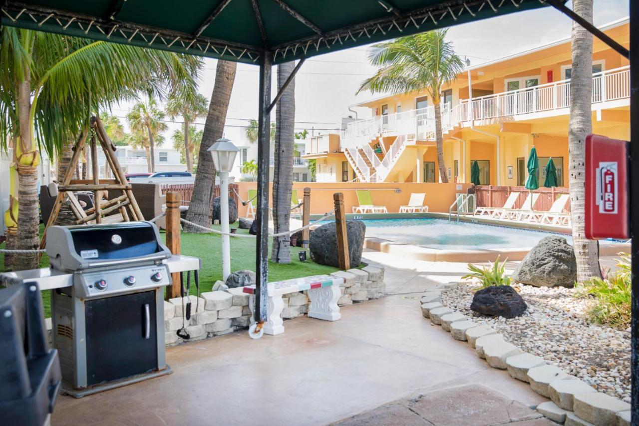 Resort Windjammer And Club