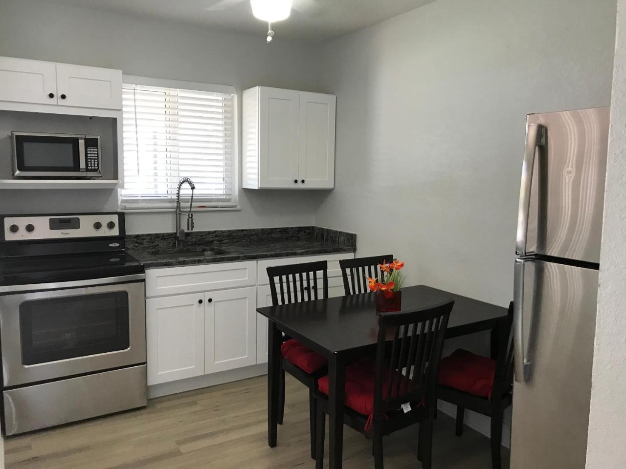 Aparthotel Pompano Breeze 2*