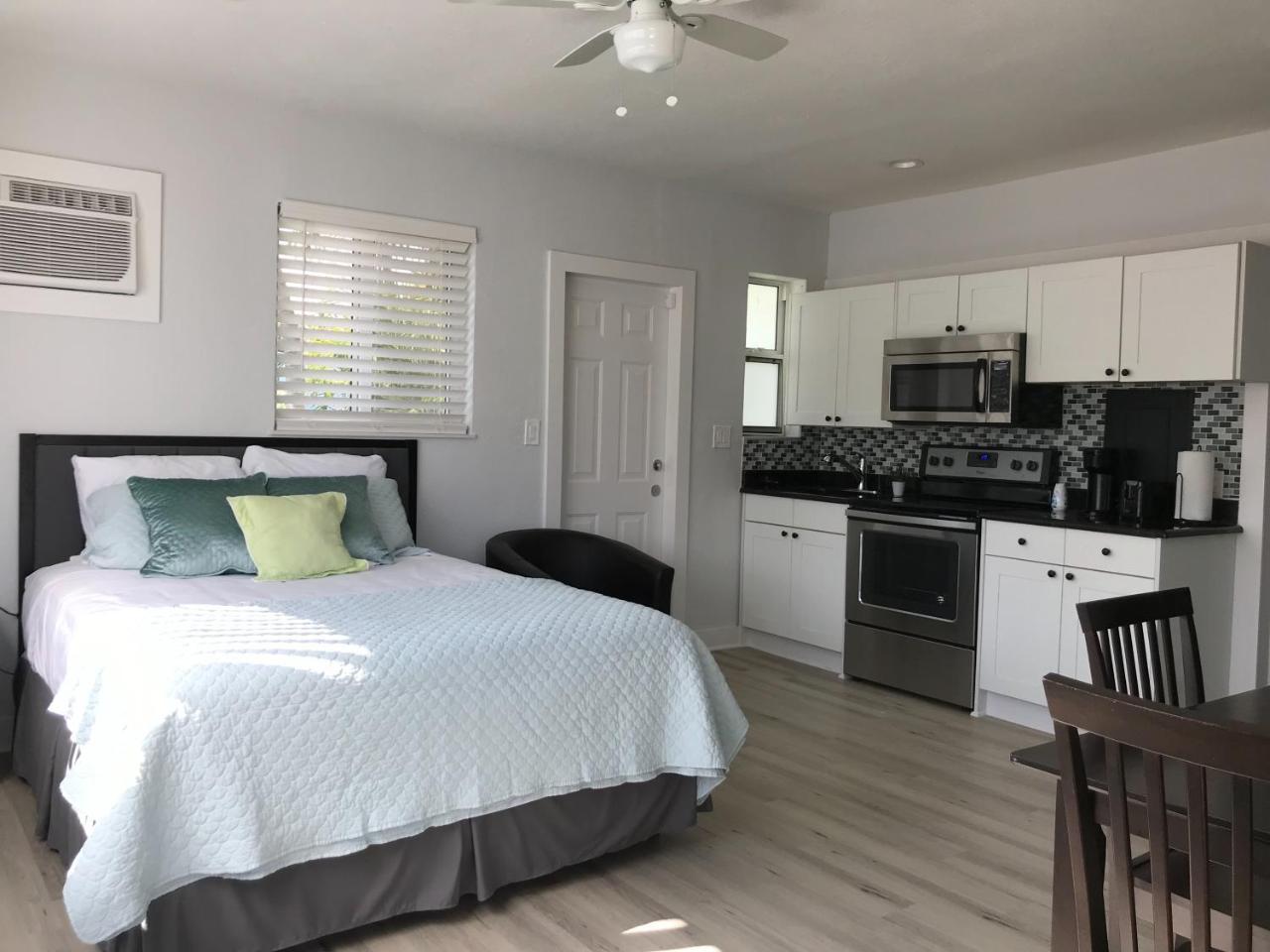 Aparthotel Pompano Breeze 2*