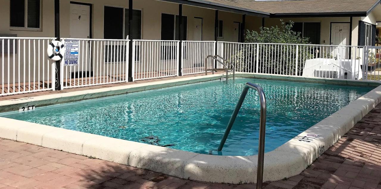 Pompano Breeze Aparthotel