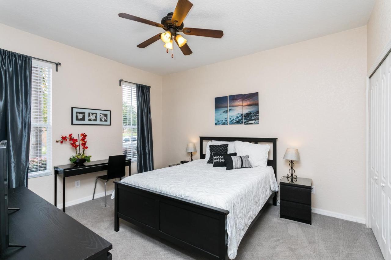 Regal Palms & 302 Apartment